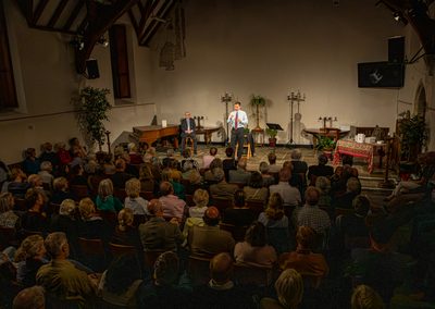 Former Chancellor Jeremy Hunt speaking to a capacity audience at an Arundells event in Salisbury about his book Can We Be Rich Again? The Surprising Potential of Britain's Economy.
